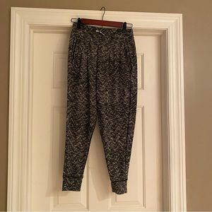 Free People Textured Aztec Cropped Jogger Pants XS